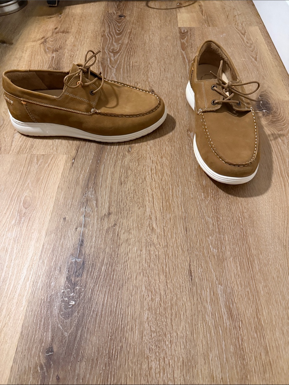 Men's Brown Boat Shoes with White Sole Lace-Up